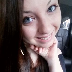 Meet your Posher, Caroline